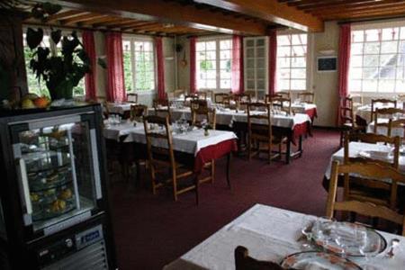 Logis Hotel Restaurant Du Commerce Pont-d'Ouilly Exterior photo